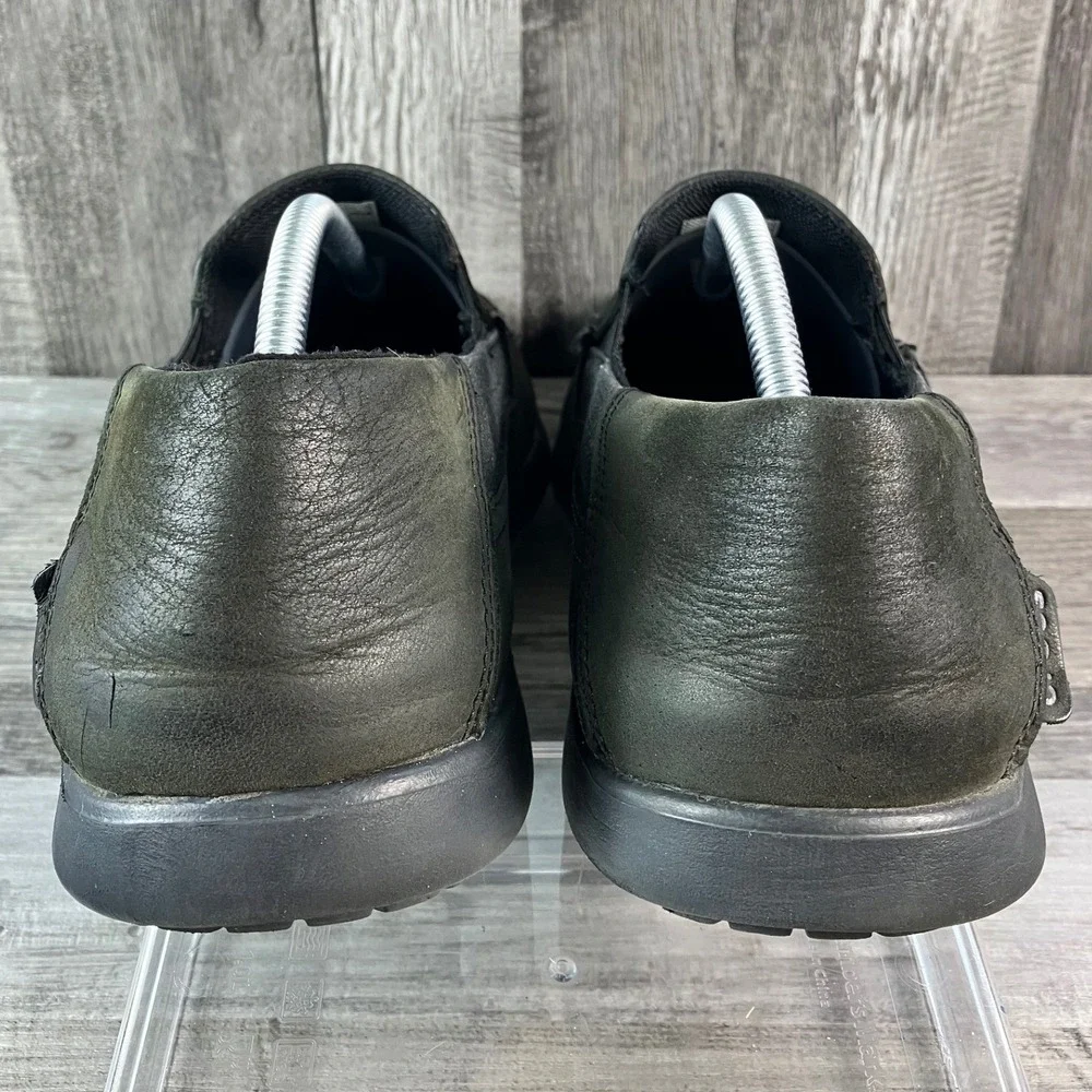 Crocs Walu Slip-On Leather Loafers Mens 11 Charcoal Grey Moc Toe 202221